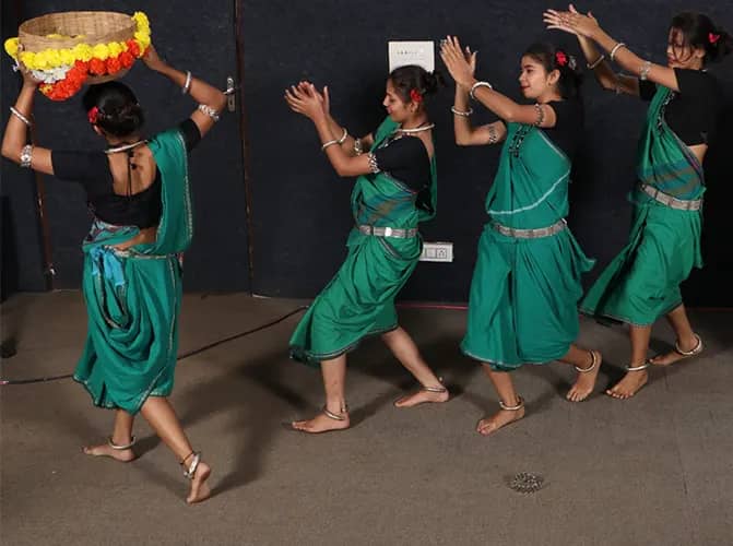 Diploma Dance- Industry